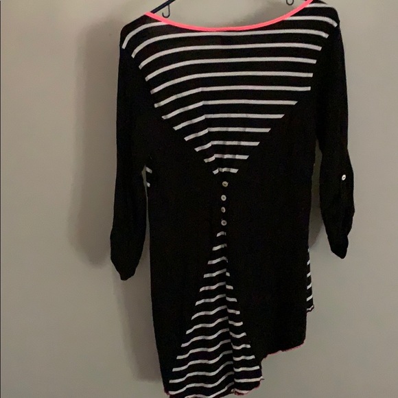 Top - Picture 2 of 3